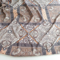 Viskose Stoff Patchwork Paisley Webware – Braunt�ne