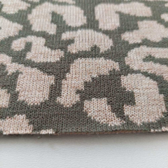 Doubleface Strickstoff Leopardenmuster Jacquard beige armygr�n