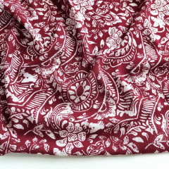 Viskose Borkenkrepp Stoff Blumen - Bordeaux Wei�