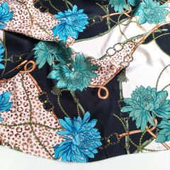 Viskose Satin Blumen Leomuster Ketten – schwarz