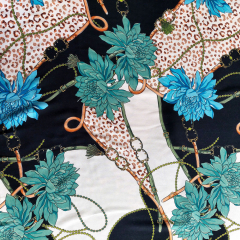 Viskose Satin Blumen Leomuster Ketten – schwarz