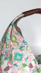 Polyester Satin Stoff Kelchblumen, apricot mintgrn